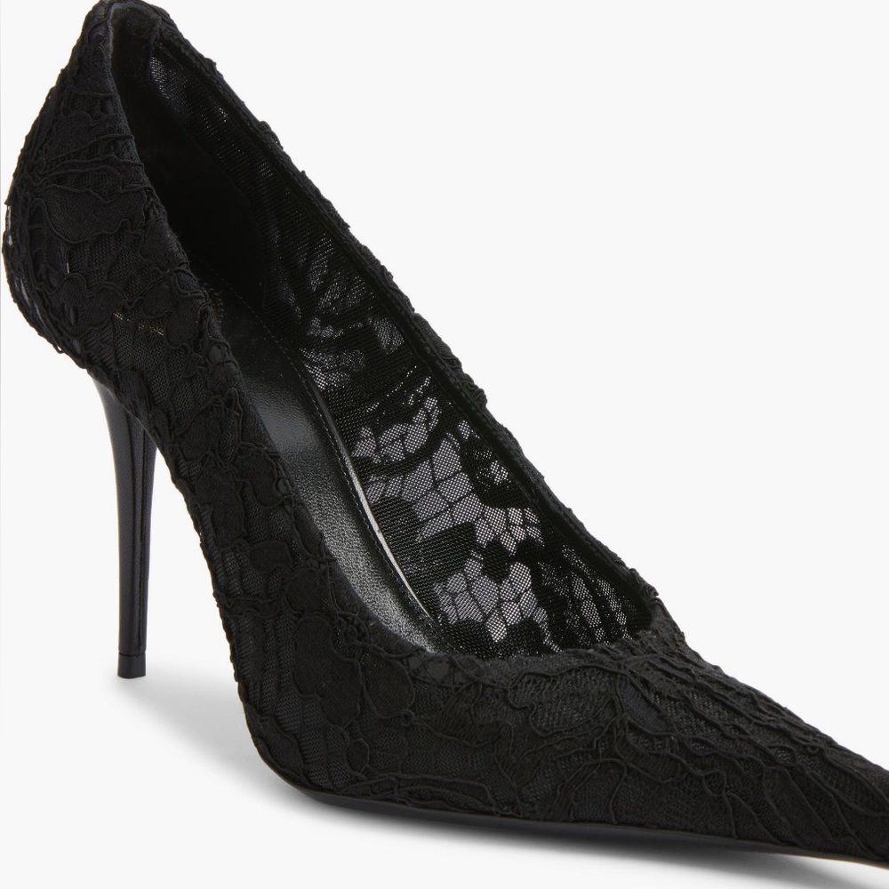 Yves Saint Laurent YSL Theiry Point Lace Heels 38 8. $1450
